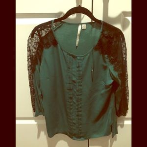 Lauren Conrad size medium blouse